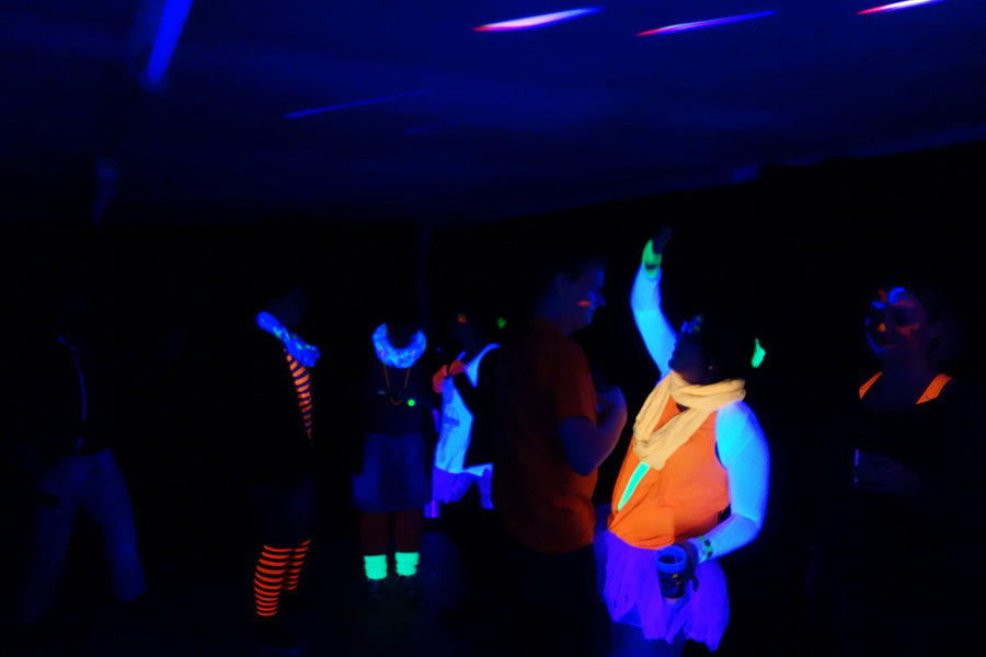 Neon Schwarzlicht 90er Trash Party Partyontour De